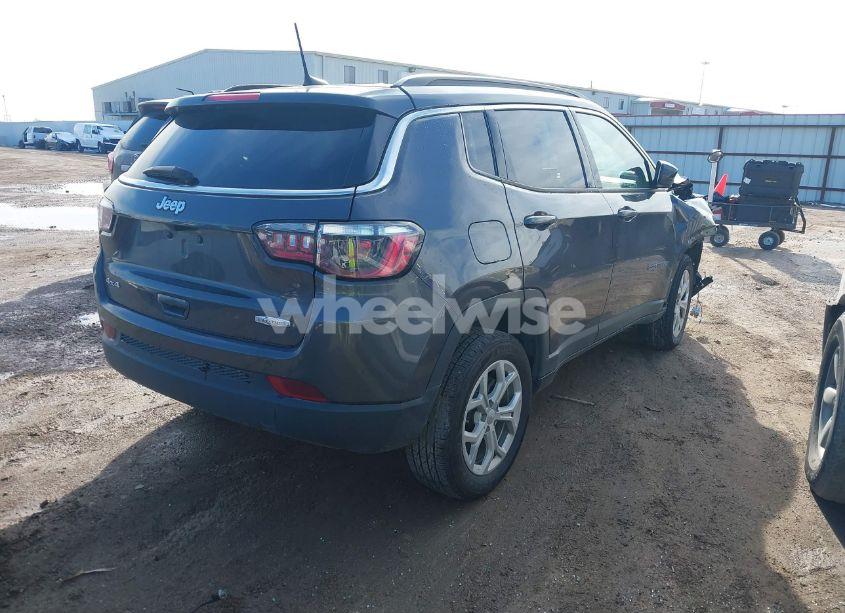 Photo 4 of 2024 Jeep Compass LATITUDE 4X4 (VIN 3C4NJDBN0RT132792)