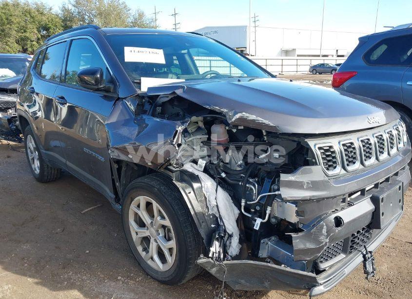 Photo 6 of 2024 Jeep Compass LATITUDE 4X4 (VIN 3C4NJDBN0RT132792)