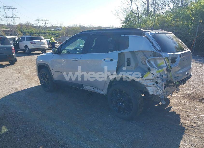 Photo 3 of 2024 Jeep Compass LATITUDE 4X4 (VIN 3C4NJDBN0RT159703)