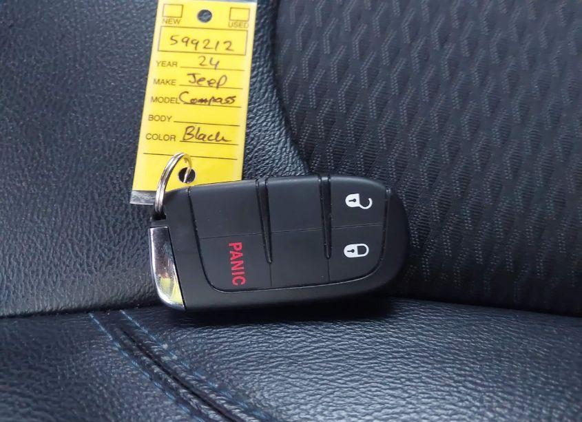 Photo 11 of 2024 Jeep Compass LATITUDE 4X4 (VIN 3C4NJDBN0RT599212)