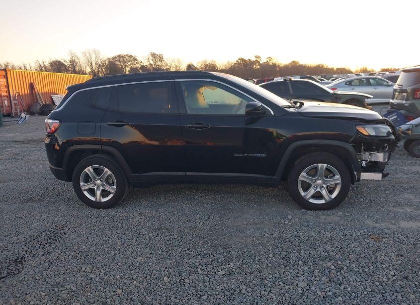 Photo 13 of 2024 Jeep Compass LATITUDE 4X4 (VIN 3C4NJDBN0RT599212)