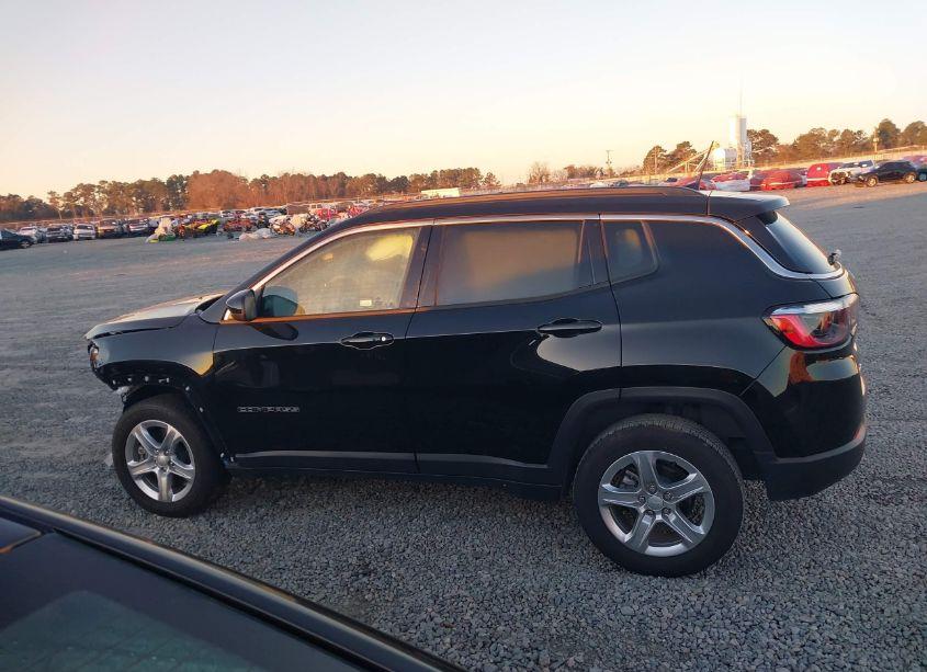 Photo 14 of 2024 Jeep Compass LATITUDE 4X4 (VIN 3C4NJDBN0RT599212)