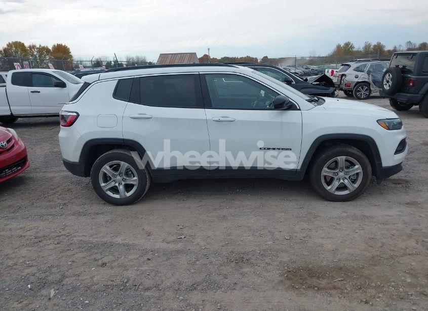 Photo 13 of 2024 Jeep Compass LATITUDE 4X4 (VIN 3C4NJDBN1RT103690)