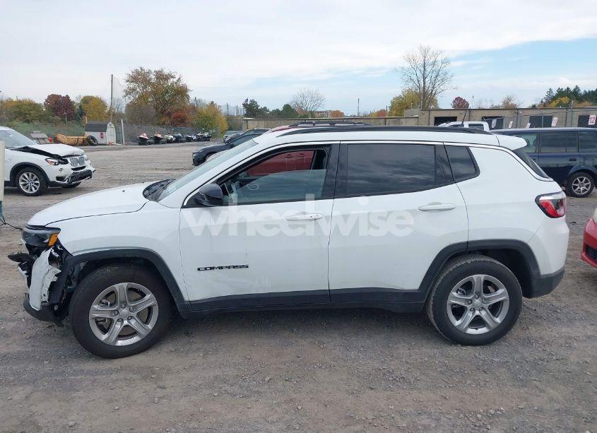 Photo 14 of 2024 Jeep Compass LATITUDE 4X4 (VIN 3C4NJDBN1RT103690)