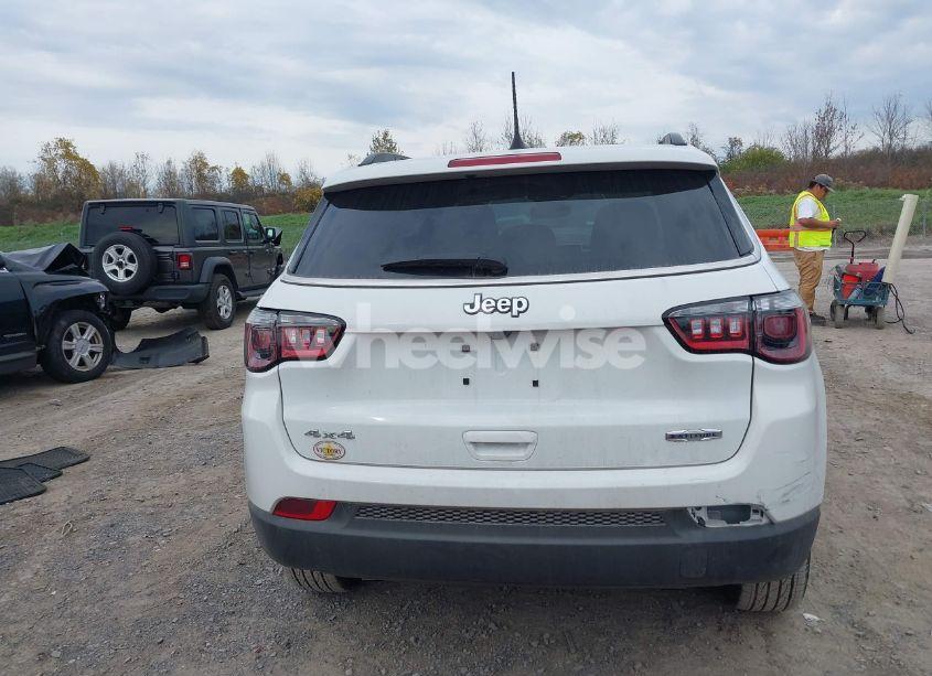 Photo 16 of 2024 Jeep Compass LATITUDE 4X4 (VIN 3C4NJDBN1RT103690)