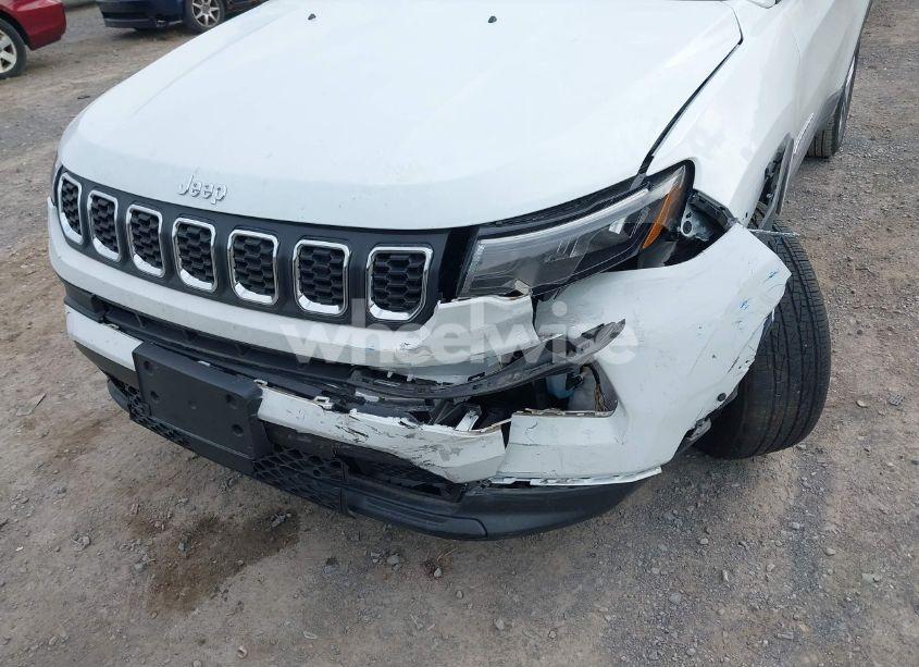 Photo 6 of 2024 Jeep Compass LATITUDE 4X4 (VIN 3C4NJDBN1RT103690)