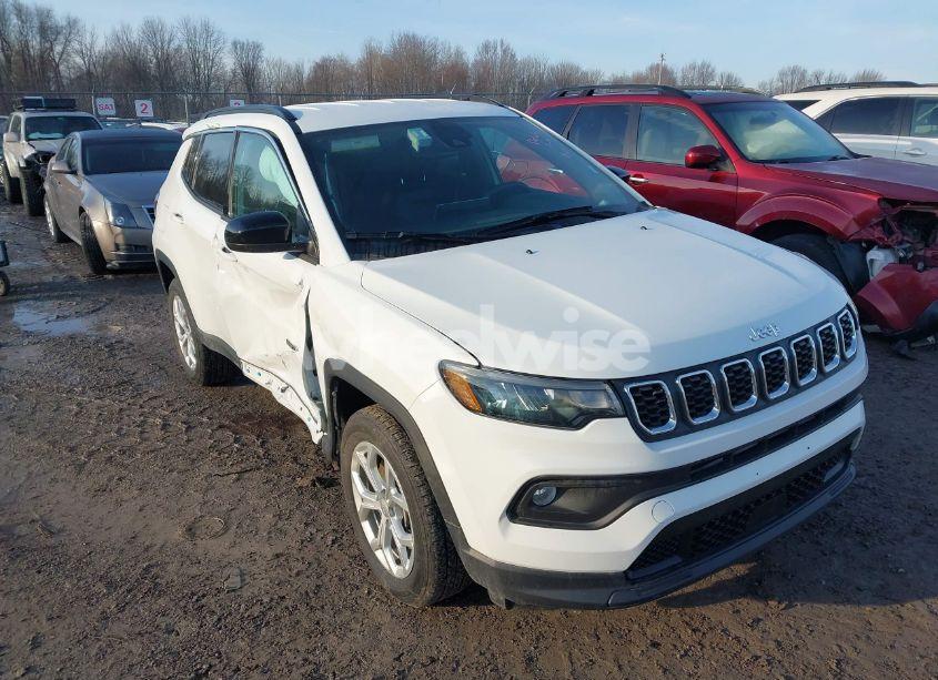2024 Jeep Compass LATITUDE 4X4 (VIN 3C4NJDBN1RT118416) main photo