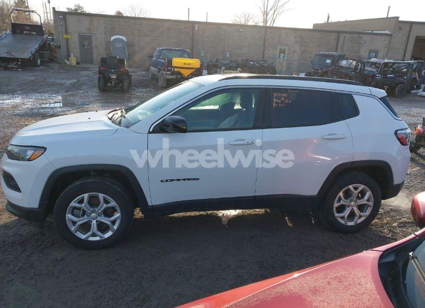 Photo 14 of 2024 Jeep Compass LATITUDE 4X4 (VIN 3C4NJDBN1RT118416)