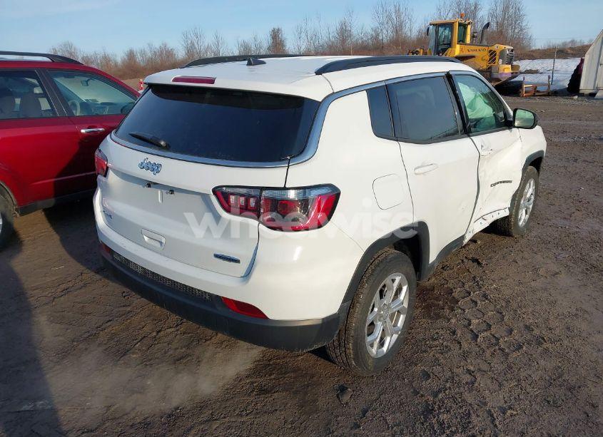 Photo 4 of 2024 Jeep Compass LATITUDE 4X4 (VIN 3C4NJDBN1RT118416)