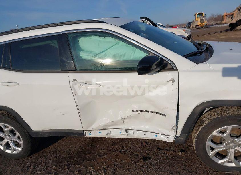 Photo 6 of 2024 Jeep Compass LATITUDE 4X4 (VIN 3C4NJDBN1RT118416)