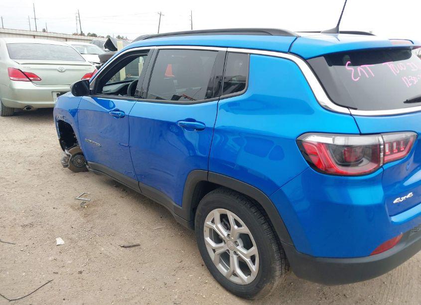 Photo 15 of 2024 Jeep Compass LATITUDE 4X4 (VIN 3C4NJDBN1RT119372)