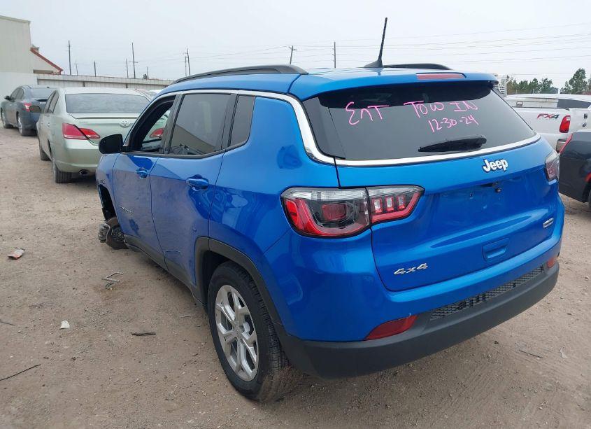 Photo 3 of 2024 Jeep Compass LATITUDE 4X4 (VIN 3C4NJDBN1RT119372)