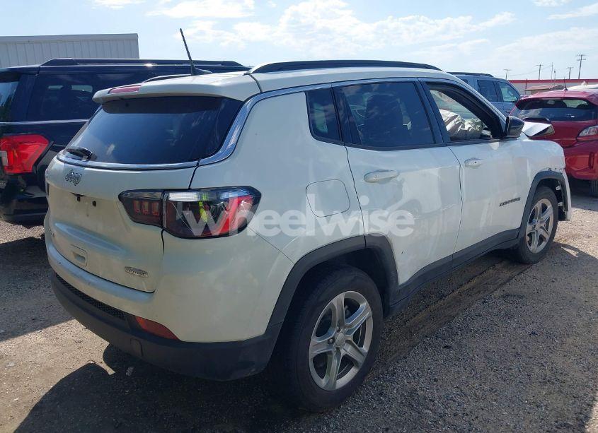 Photo 4 of 2024 Jeep Compass LATITUDE 4X4 (VIN 3C4NJDBN1RT595525)