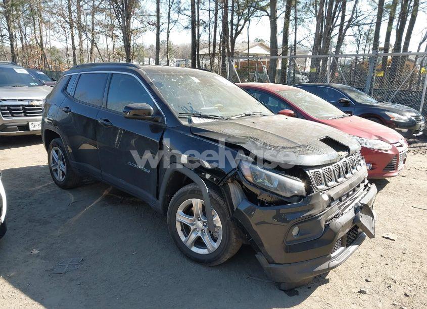 2024 Jeep Compass LATITUDE 4X4 (VIN 3C4NJDBN1RT597260) main photo