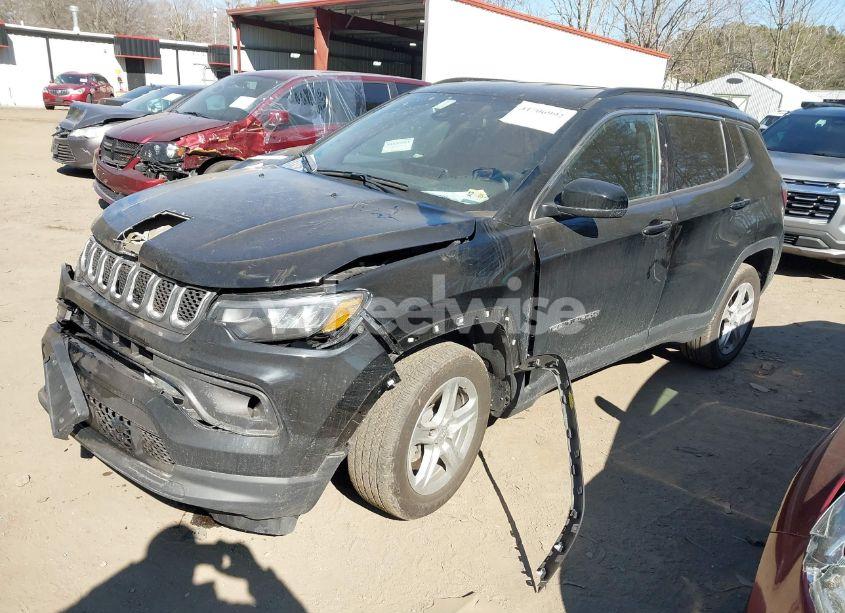 Photo 2 of 2024 Jeep Compass LATITUDE 4X4 (VIN 3C4NJDBN1RT597260)