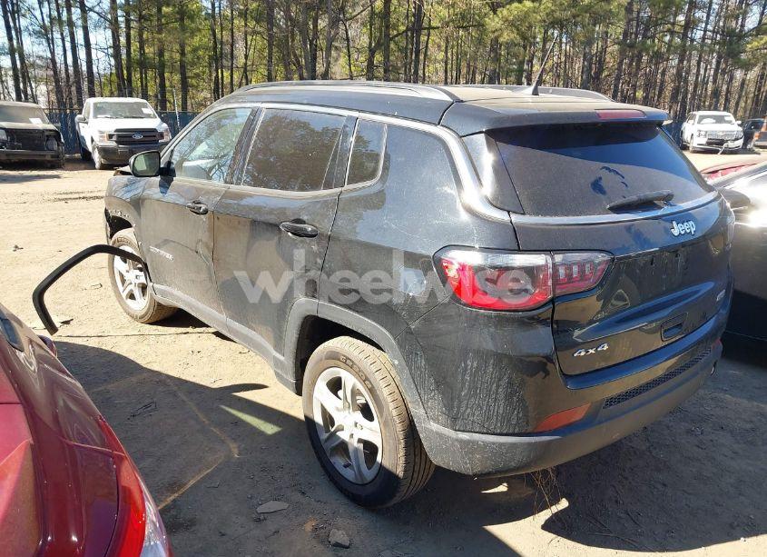 Photo 3 of 2024 Jeep Compass LATITUDE 4X4 (VIN 3C4NJDBN1RT597260)