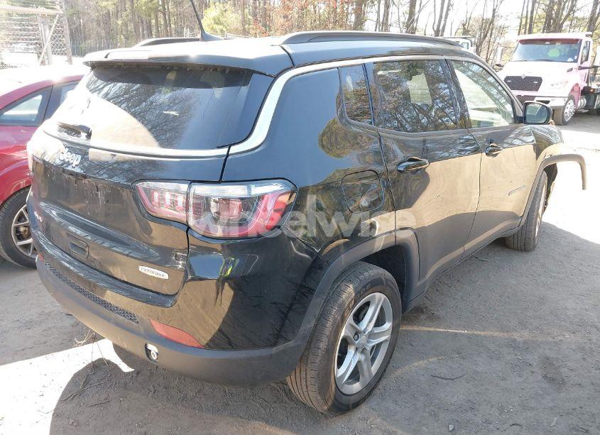 Photo 4 of 2024 Jeep Compass LATITUDE 4X4 (VIN 3C4NJDBN1RT597260)