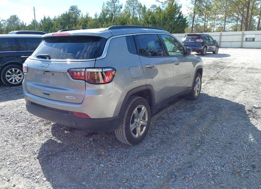 Photo 4 of 2024 Jeep Compass LATITUDE 4X4 (VIN 3C4NJDBN1RT605230)