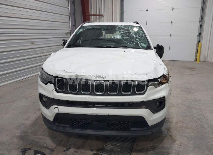 Photo 13 of 2024 Jeep Compass LATITUDE 4X4 (VIN 3C4NJDBN1RT606233)