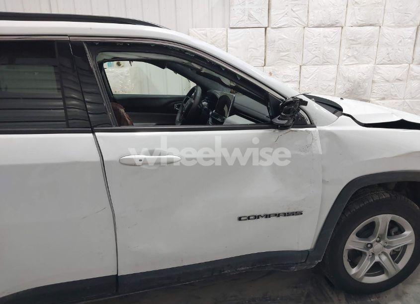 Photo 20 of 2024 Jeep Compass LATITUDE 4X4 (VIN 3C4NJDBN1RT606233)