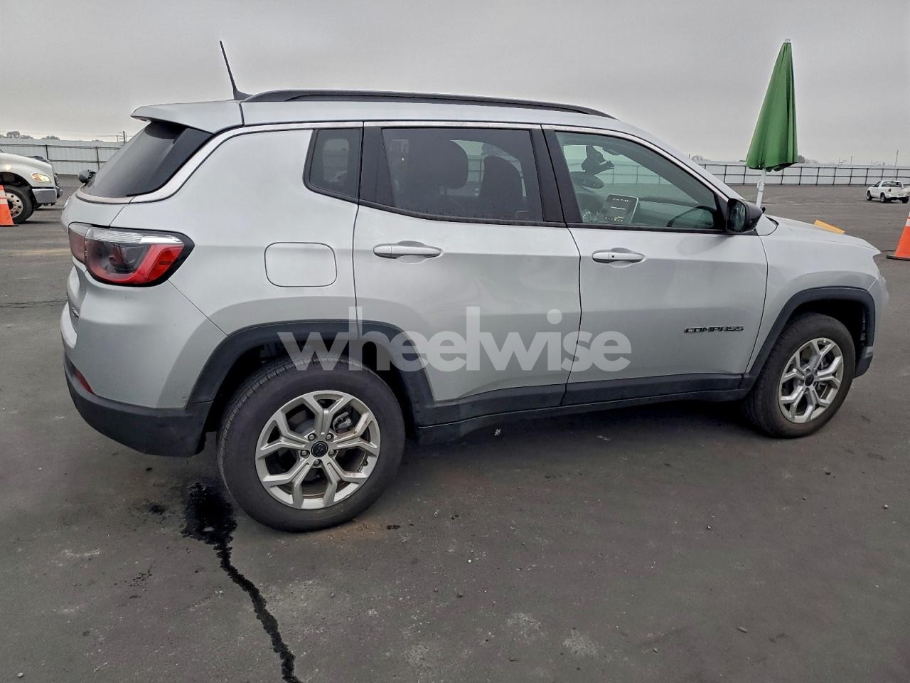 Photo 3 of 2025 JEEP COMPASS LATITUDE (VIN 3C4NJDBN1ST597409)
