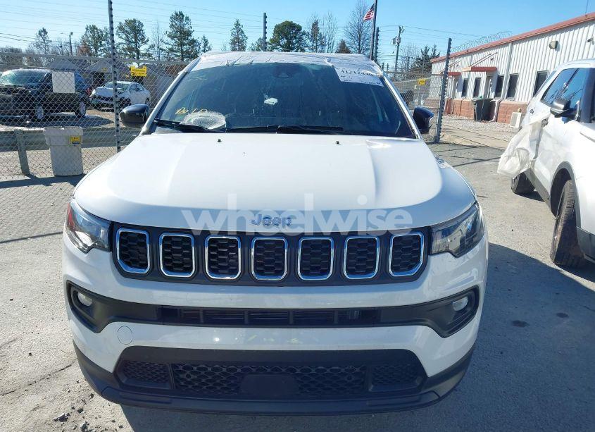 Photo 12 of 2024 Jeep Compass LATITUDE 4X4 (VIN 3C4NJDBN2RT100331)