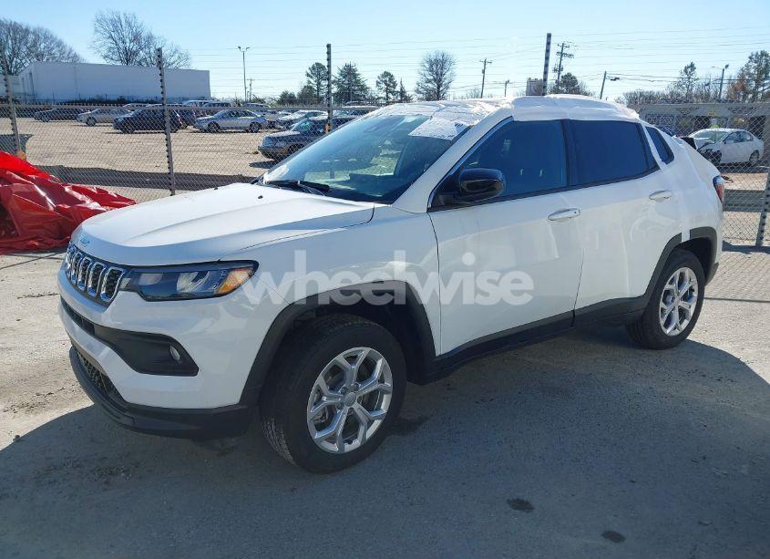 Photo 2 of 2024 Jeep Compass LATITUDE 4X4 (VIN 3C4NJDBN2RT100331)