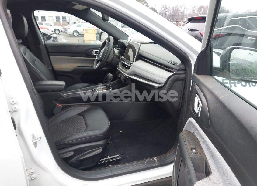 Photo 5 of 2024 Jeep Compass LATITUDE 4X4 (VIN 3C4NJDBN2RT100331)