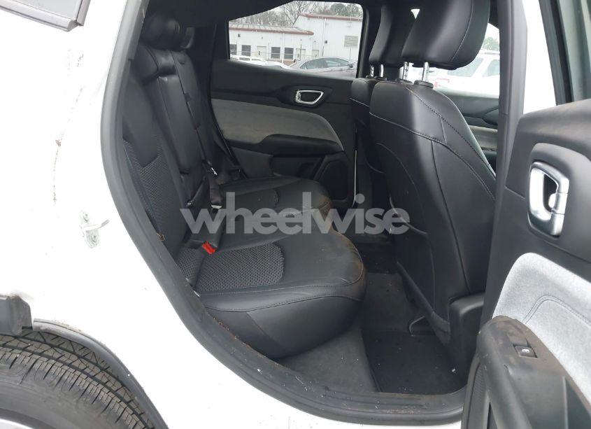 Photo 8 of 2024 Jeep Compass LATITUDE 4X4 (VIN 3C4NJDBN2RT100331)