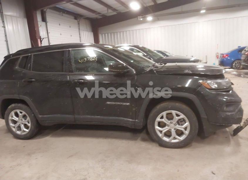 Photo 13 of 2024 Jeep Compass LATITUDE 4X4 (VIN 3C4NJDBN2RT110535)