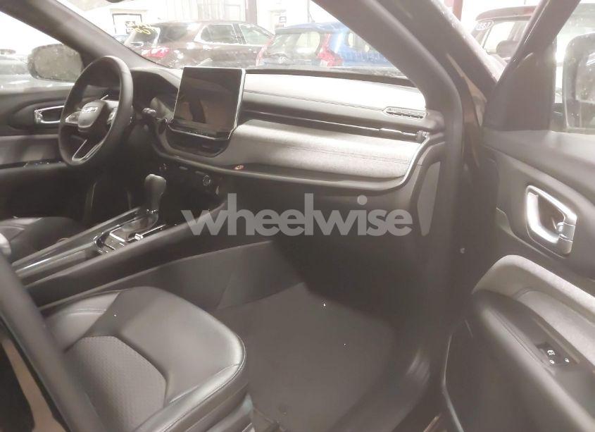 Photo 5 of 2024 Jeep Compass LATITUDE 4X4 (VIN 3C4NJDBN2RT110535)