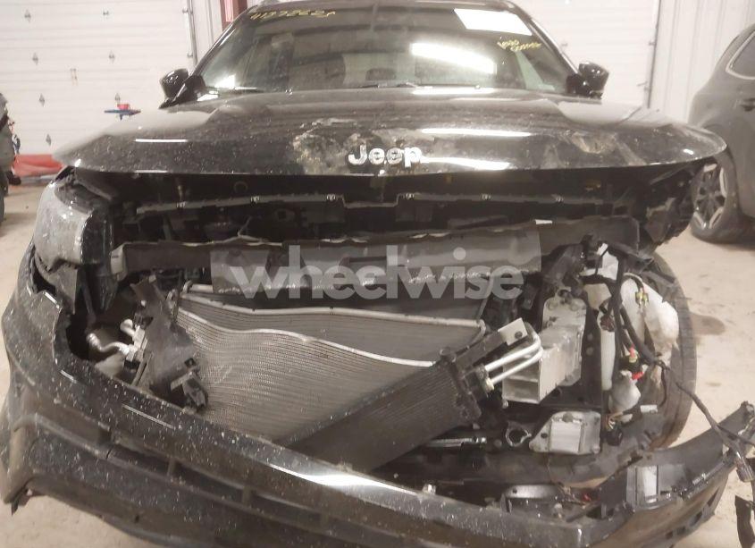 Photo 6 of 2024 Jeep Compass LATITUDE 4X4 (VIN 3C4NJDBN2RT110535)