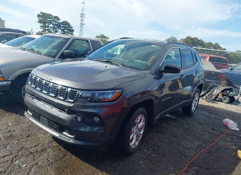 Photo 2 of 2024 Jeep Compass LATITUDE 4X4 (VIN 3C4NJDBN2RT130848)