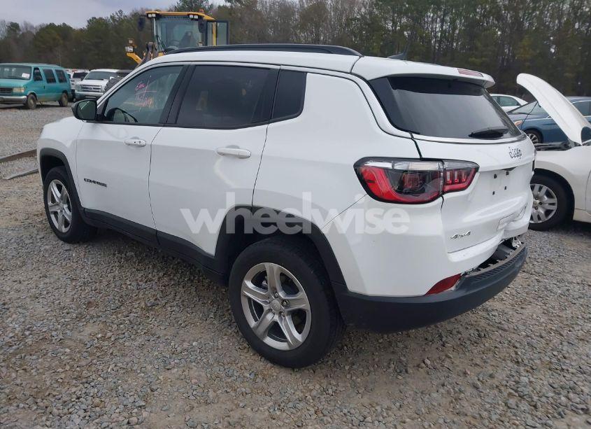 Photo 3 of 2024 Jeep Compass LATITUDE 4X4 (VIN 3C4NJDBN2RT604474)