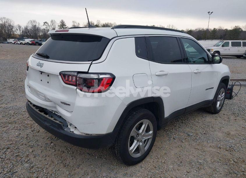 Photo 4 of 2024 Jeep Compass LATITUDE 4X4 (VIN 3C4NJDBN2RT604474)