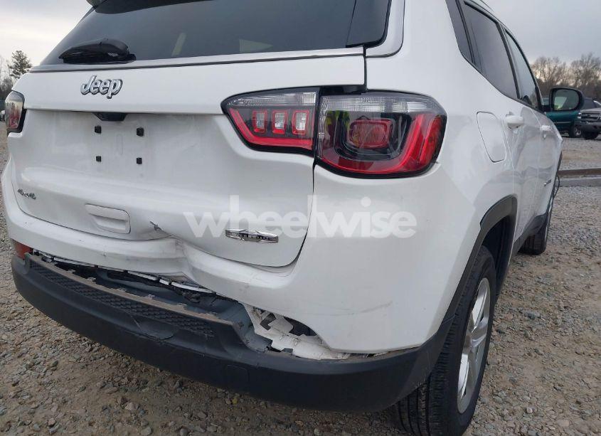 Photo 6 of 2024 Jeep Compass LATITUDE 4X4 (VIN 3C4NJDBN2RT604474)