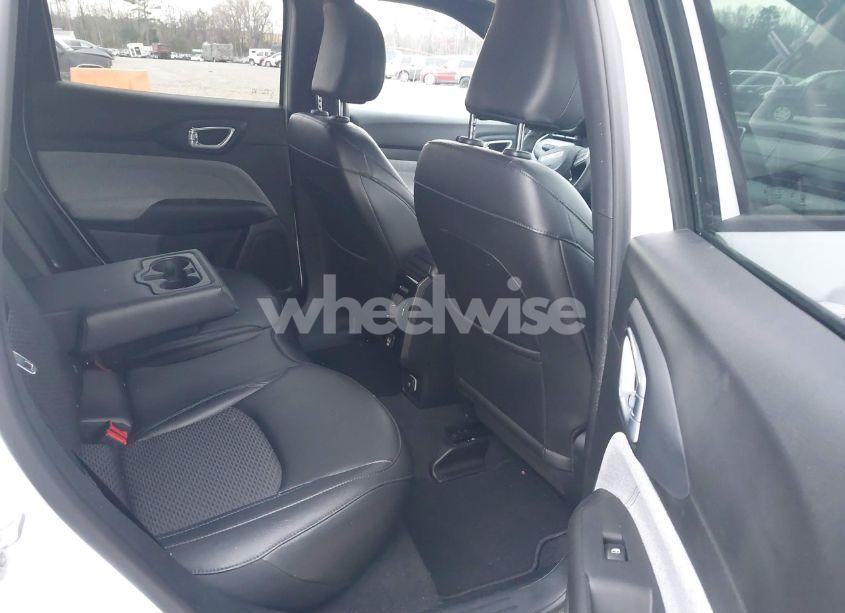 Photo 8 of 2024 Jeep Compass LATITUDE 4X4 (VIN 3C4NJDBN2RT604474)