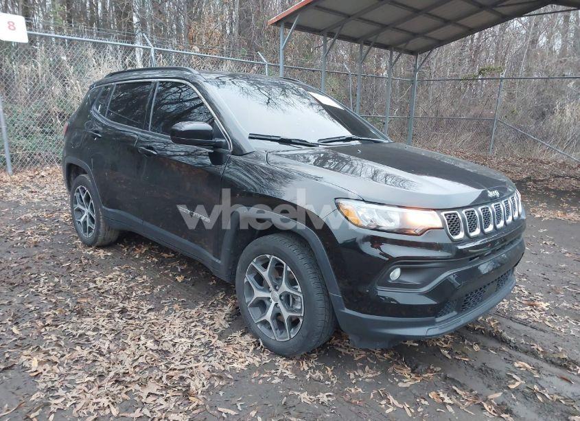 2024 Jeep Compass LATITUDE 4X4 (VIN 3C4NJDBN2RT606998) main photo