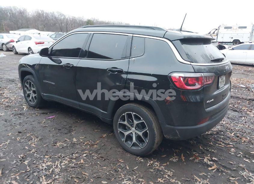 Photo 3 of 2024 Jeep Compass LATITUDE 4X4 (VIN 3C4NJDBN2RT606998)