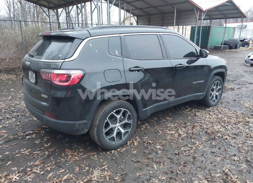 Photo 4 of 2024 Jeep Compass LATITUDE 4X4 (VIN 3C4NJDBN2RT606998)