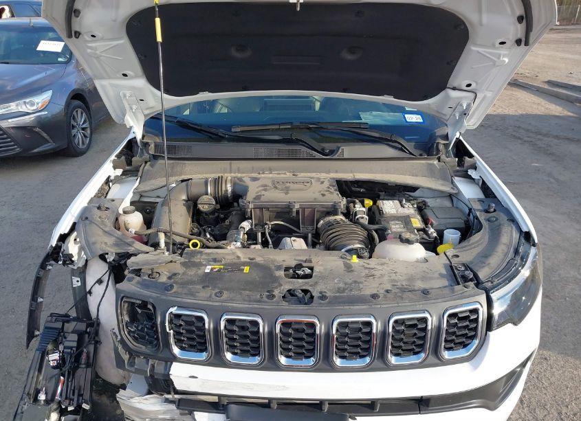 Photo 10 of 2024 Jeep Compass LATITUDE 4X4 (VIN 3C4NJDBN3RT132995)
