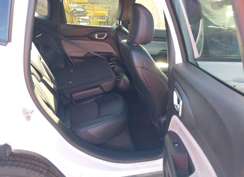 Photo 8 of 2024 Jeep Compass LATITUDE 4X4 (VIN 3C4NJDBN3RT132995)