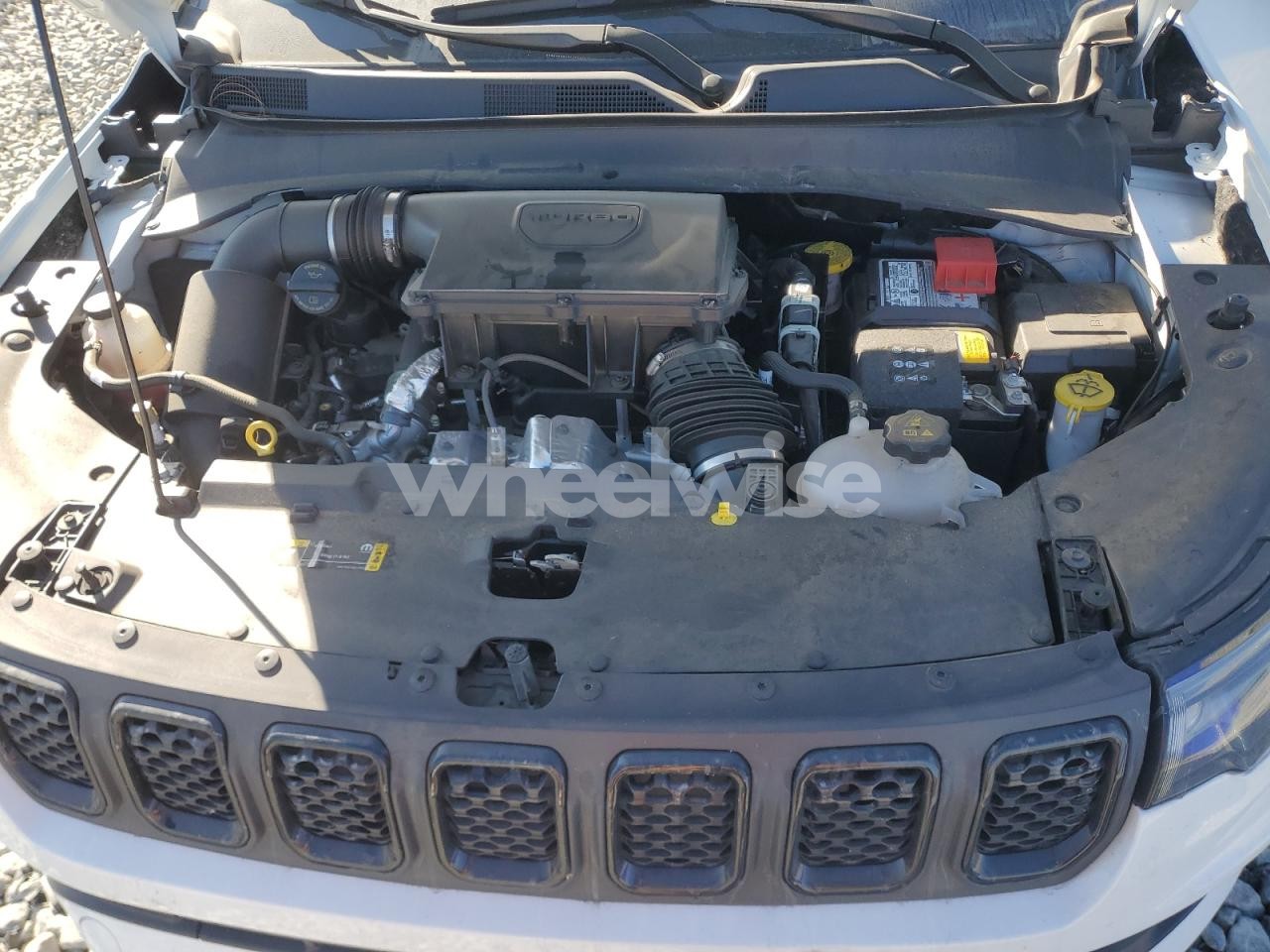 Photo 12 of 2024 JEEP COMPASS LATITUDE (VIN 3C4NJDBN3RT600188)