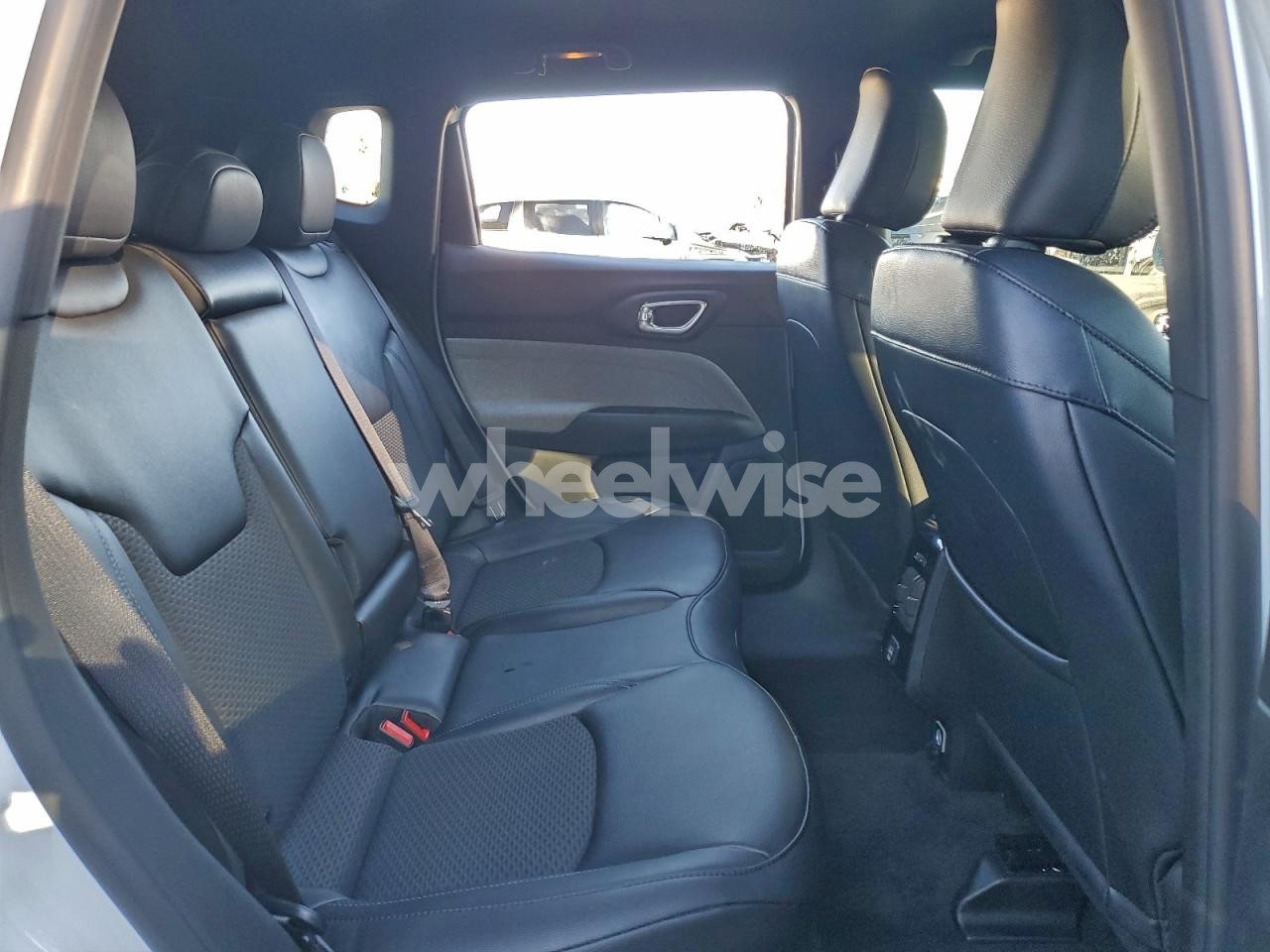 Photo 11 of 2025 JEEP COMPASS LATITUDE (VIN 3C4NJDBN3ST604988)