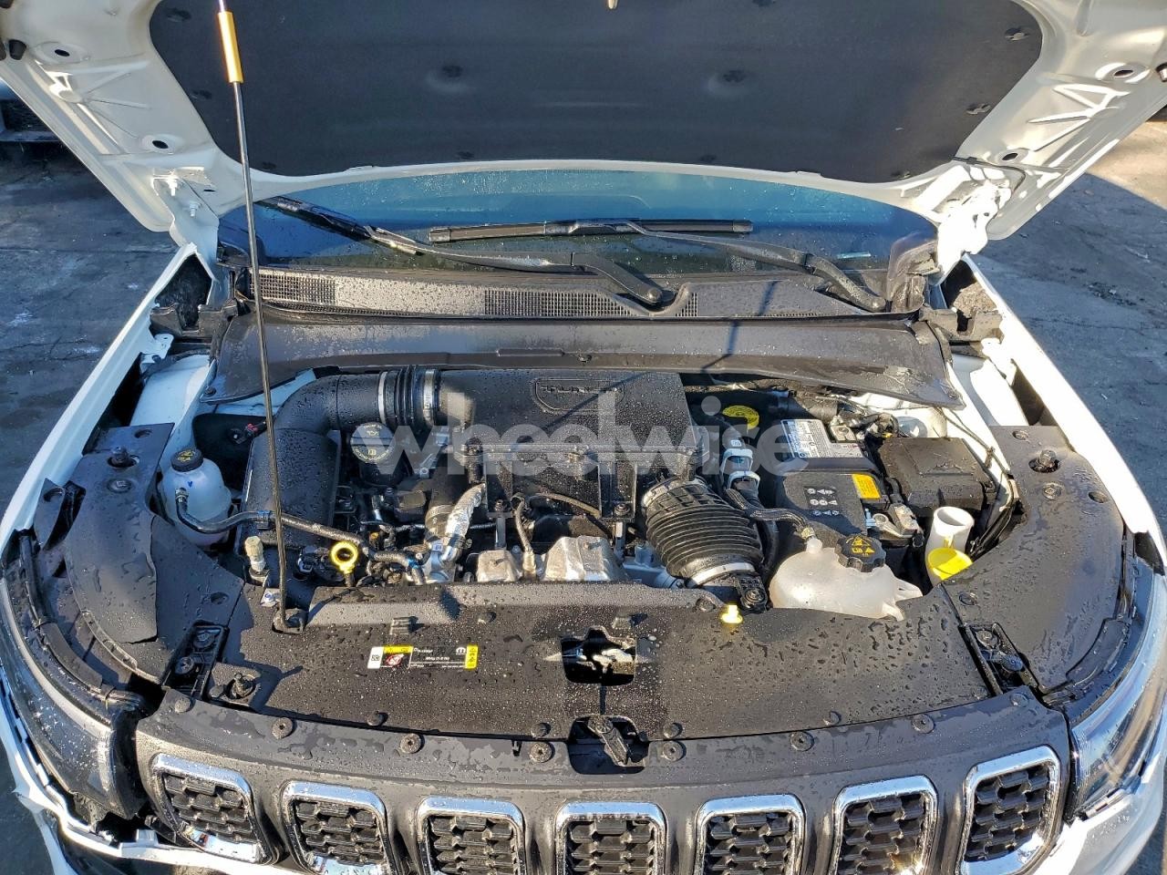 Photo 12 of 2025 JEEP COMPASS LATITUDE (VIN 3C4NJDBN3ST604988)