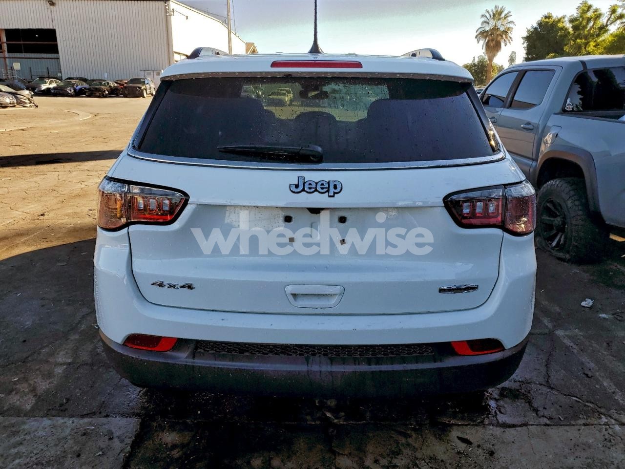 Photo 6 of 2025 JEEP COMPASS LATITUDE (VIN 3C4NJDBN3ST604988)