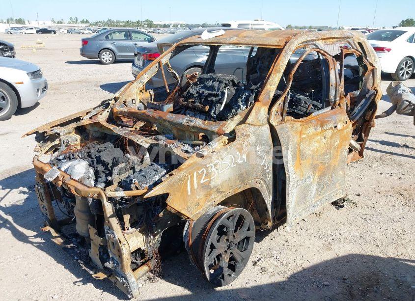 Photo 2 of 2024 Jeep Compass LATITUDE 4X4 (VIN 3C4NJDBN4RT109323)