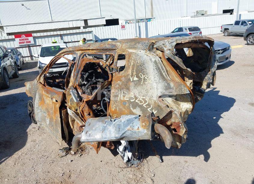 Photo 3 of 2024 Jeep Compass LATITUDE 4X4 (VIN 3C4NJDBN4RT109323)