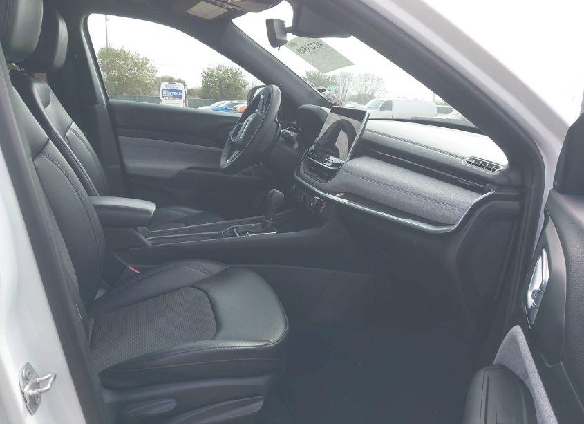 Photo 5 of 2024 Jeep Compass LATITUDE 4X4 (VIN 3C4NJDBN4RT110777)