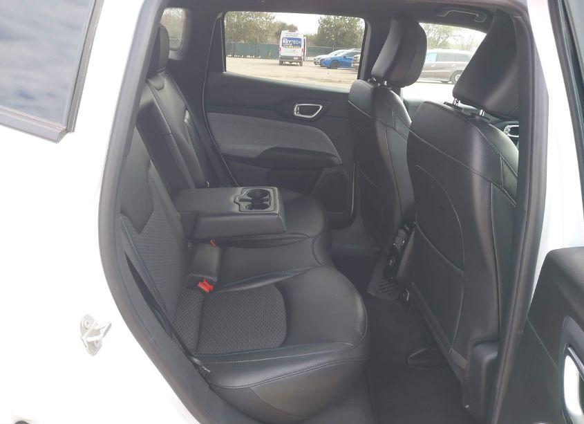 Photo 8 of 2024 Jeep Compass LATITUDE 4X4 (VIN 3C4NJDBN4RT110777)